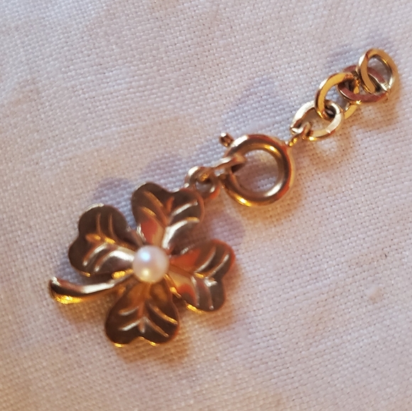 Joan Rivers Jewelry - Joan Rivers flower charm